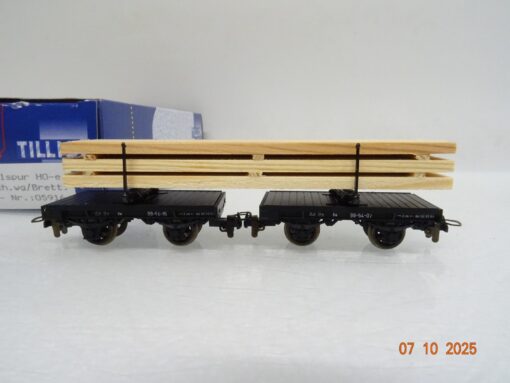 Tillig H0e 05916 Drehschemelwagen mit Ladung Bretter in OVP BH438 – Bild 3