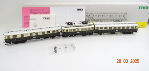 Trix H0 22015 E-Triebzug ET 833/834 der K.P.E.V. mit DSS in OVP LE9748