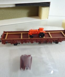 Trix H0 Rungenwagen mit Traktor der DB in EVP RR4247