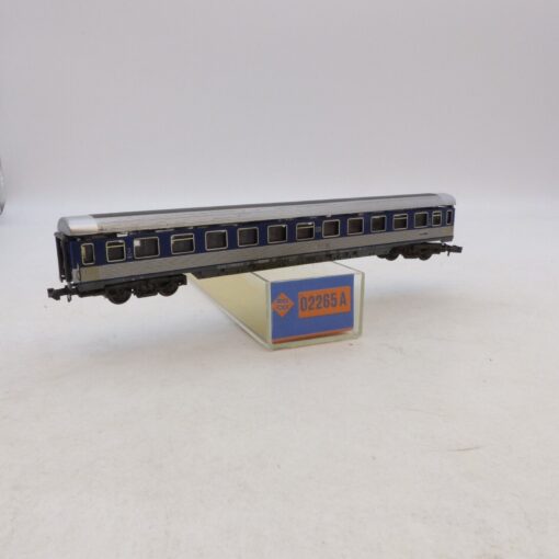 Trix N Personenwagen 2. Klasse 51 80 21-70 001-9 der DB in EVP RG1522