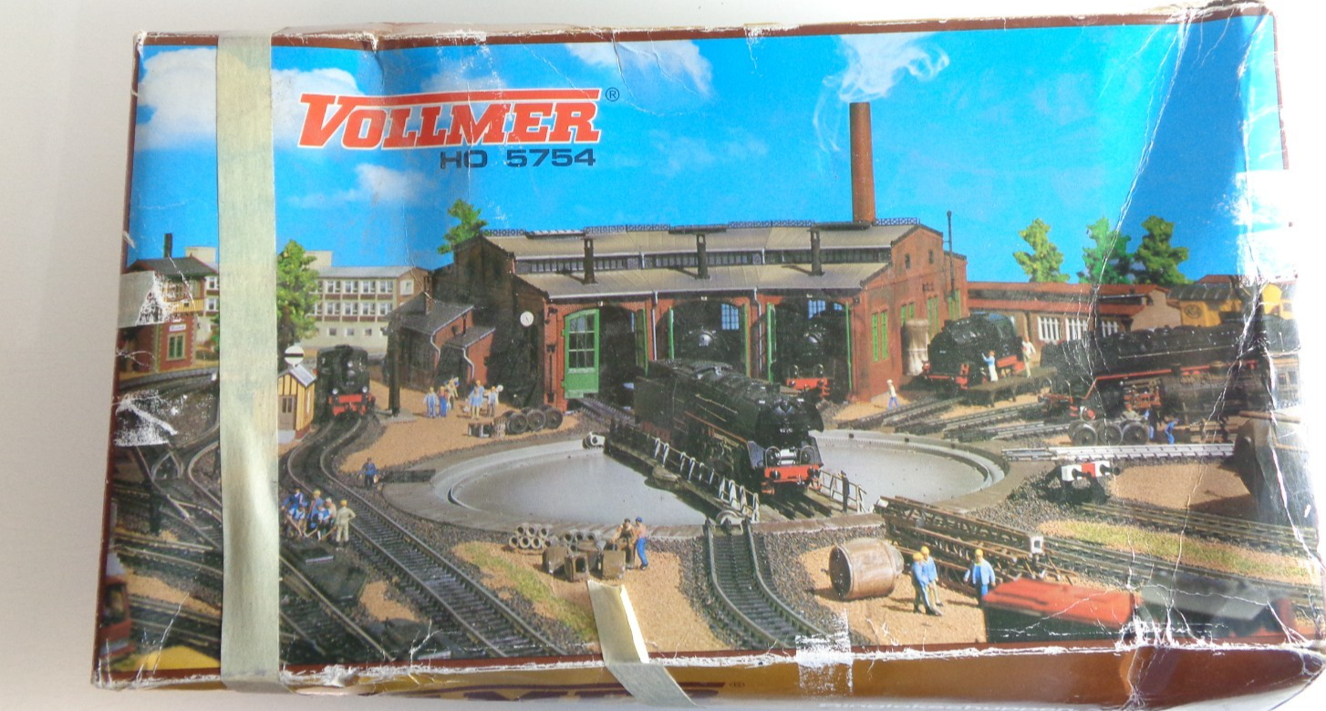 Vollmer H0 5754 Bausatz Ringlokschuppen 3-ständig siehe Foto in OVP PK1737