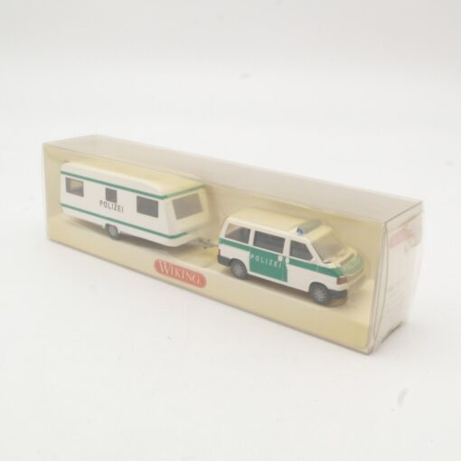 Wiking 1:87 104 16 35 VW Caravelle mit Wohnwagen Polizei in OVP QR6645 – Bild 3