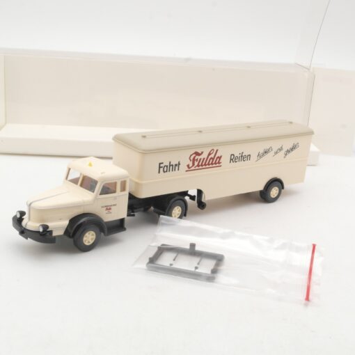 Wiking 1:87 891 38 37 Krupp Titan Koffer-Sattelzug Fulda Reifen in OVP RR3307