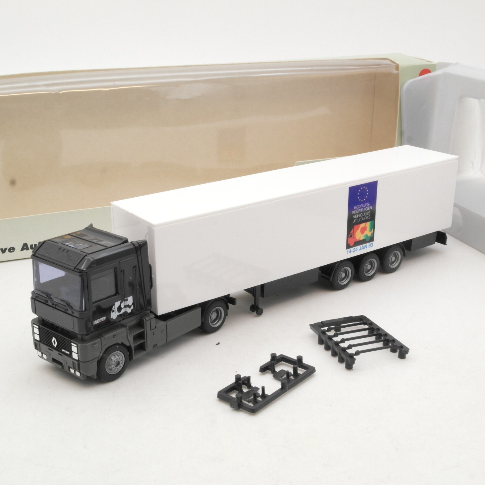 AMW / AWM 1:87 Renault Sattelzug Berufsverordnung 14-24 Januar 93 in OVP RA8857