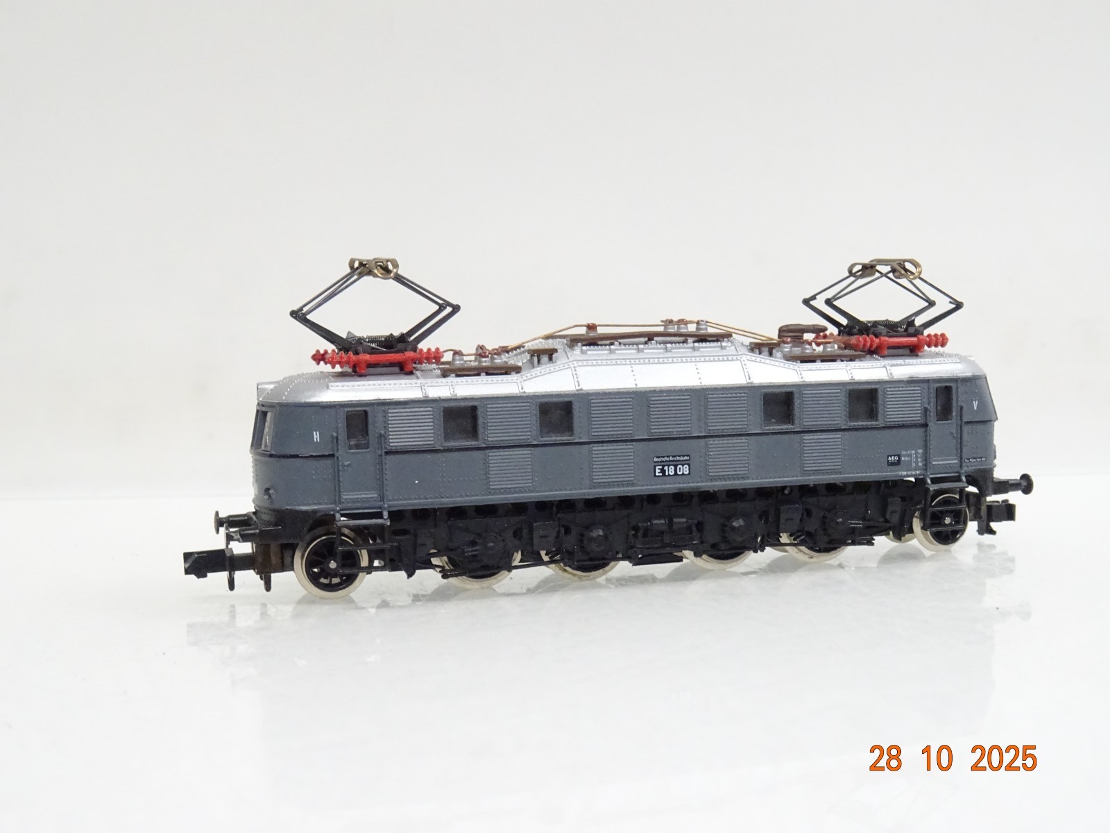 Arnold N 2453 E-Lok E 18 08 der DR JL3898 o.