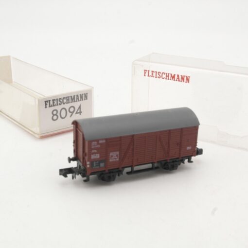 Arnold N gedeckter Güterwagen 235299 der DB in EVP RR197