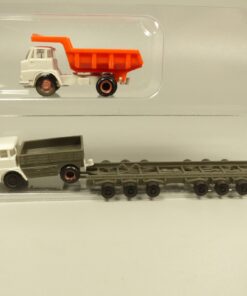Arnold Spur N 1:160 Set mit 2 LKW Modellen und Straßenroller in EVP EX6151