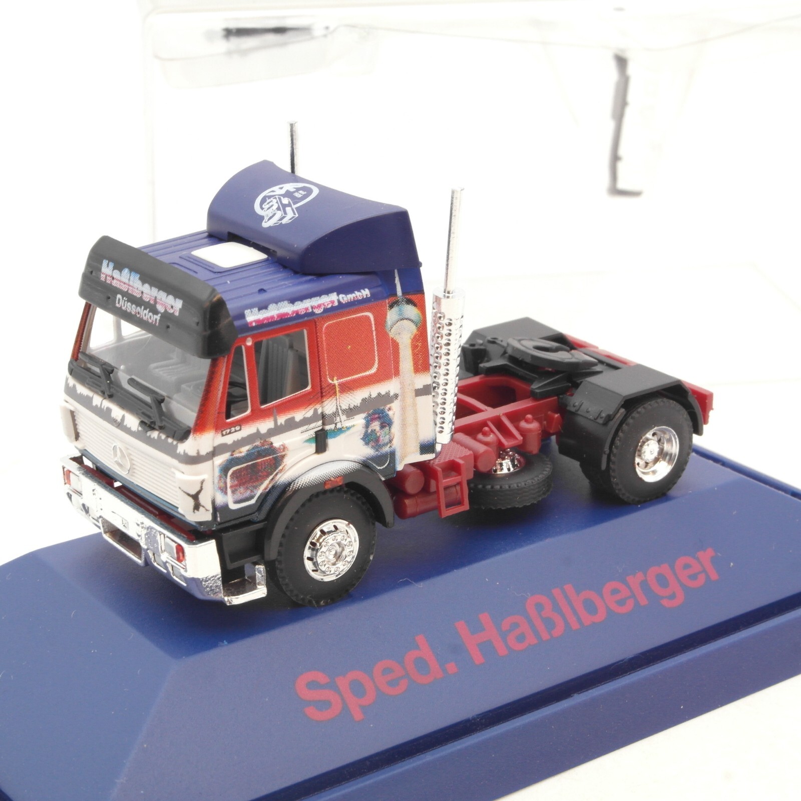 B&S 1:87 Mercedes Benz Zugmaschine Sped. Haßlberger in PC Box RG1860