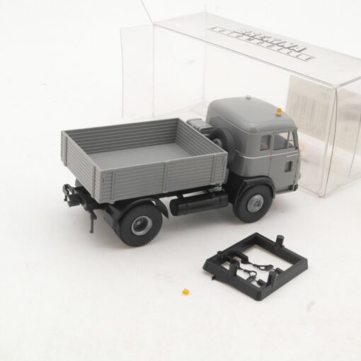 Brekina 1:87 8350 Magirus Zugmaschine Pritsche, siehe Foto in OVP RR2763 – Bild 3