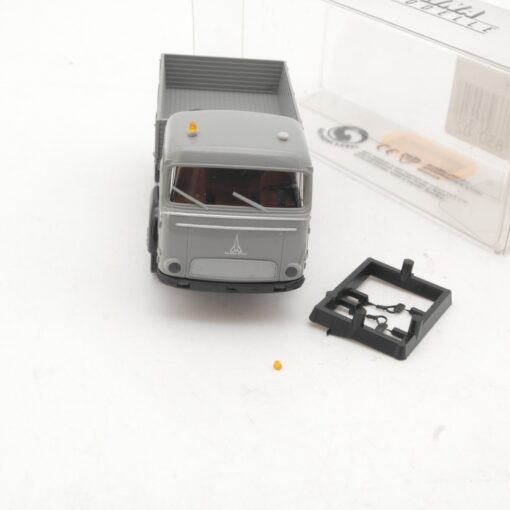 Brekina 1:87 8350 Magirus Zugmaschine Pritsche, siehe Foto in OVP RR2763 – Bild 4