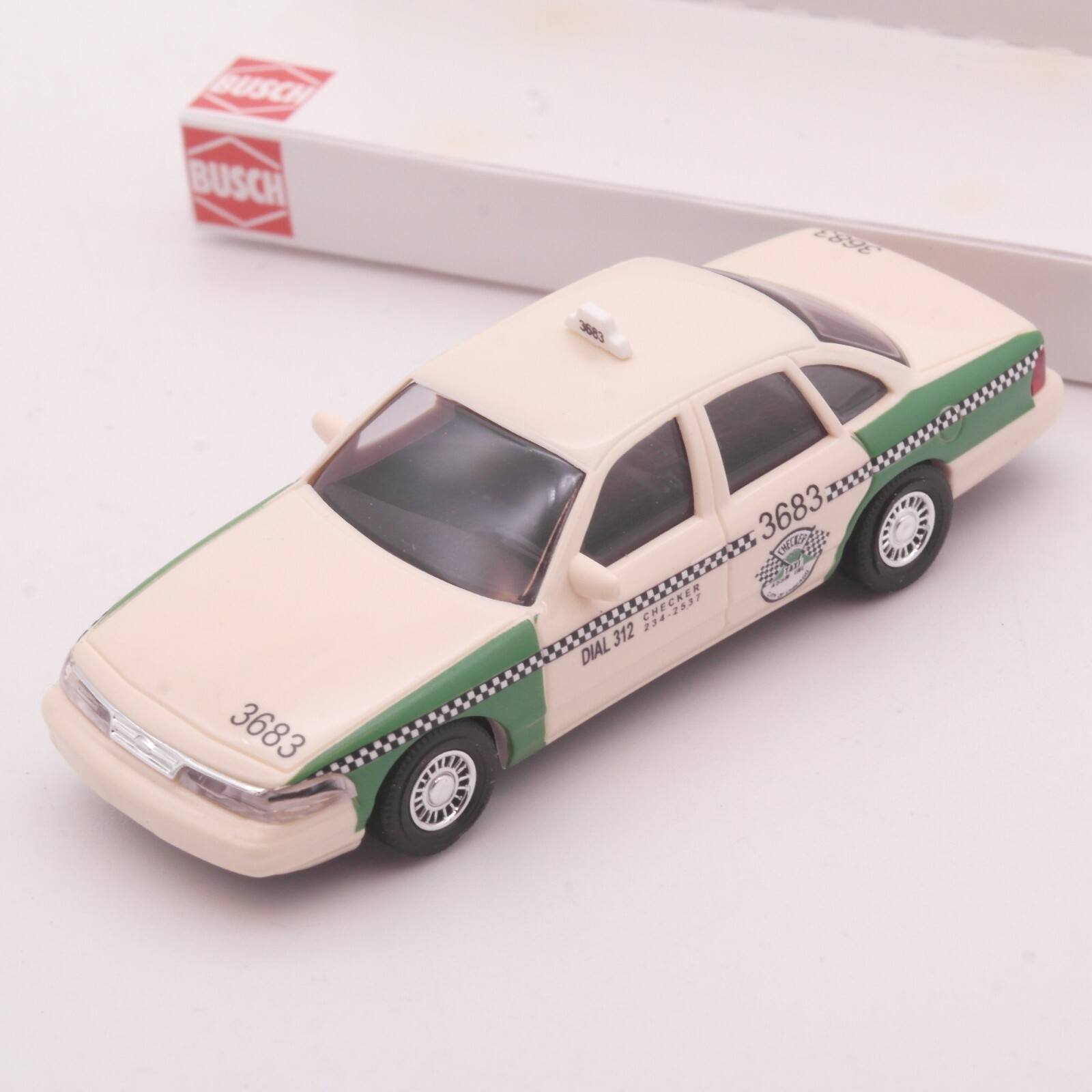 Busch 1:87 49004 Ford Crown Victoria US-Taxi neuwertig in OVP RT7783