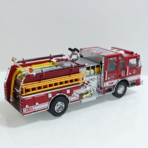 Code3 1:64 LA City Pierce Dash Side Mount Engine 39 (12888), s. Bilder o. EB6409 – Bild 3