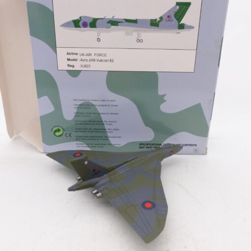 Die-Cast Collectible models 1:200 Avro 698 Vulcan B2 UK-Air Force in OVP EX6261 – Bild 3