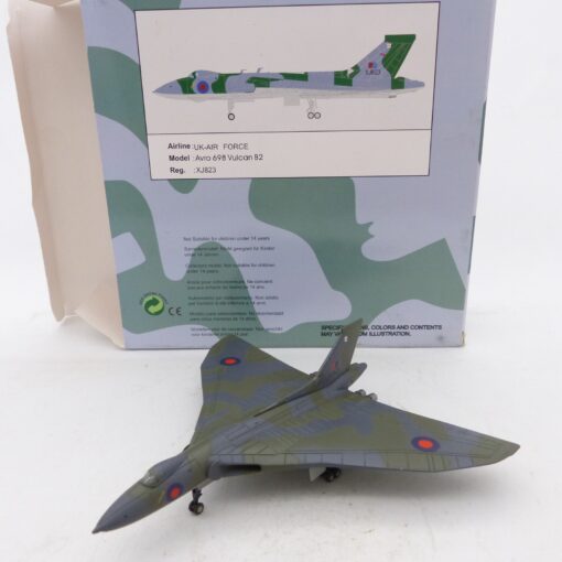 Die-Cast Collectible models 1:200 Avro 698 Vulcan B2 UK-Air Force in OVP EX6261
