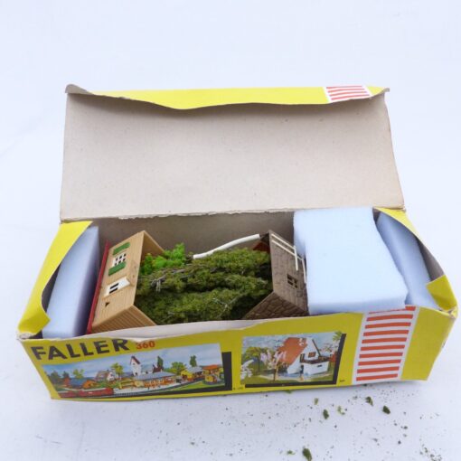 Faller Restebox H0 360 Bäume und zwei Häuser Bastelware + Zubehör in OVP EX7053 – Bild 4