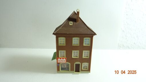 Fertigmodell H0 Eckhaus mit Reformhaus aus Anlagenrückbau siehe Foto CK7411 o.