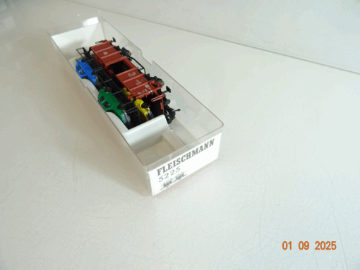 Fleischmann H0 5225 Autotransportwagen mit 4 PKW´s der DB in OVP BH56 – Bild 4