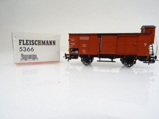 Fleischmann H0 5366 gedeckter Güterwagen mit Bremserhaus der DR in OVP PR45
