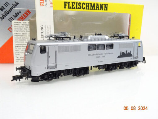 Fleischmann H0 984347 Jubiläumslok BR 111 silber Top in OVP LE4827