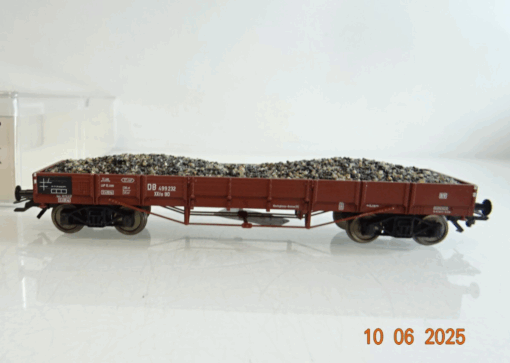 Fleischmann H0 Niederbordwagen mit Ladung der DB in EVP PR8324