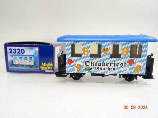 Fleischmann Magic Train 0e 2320 Personenwagen Oktoberfest in OVP PR2566 – Bild 3