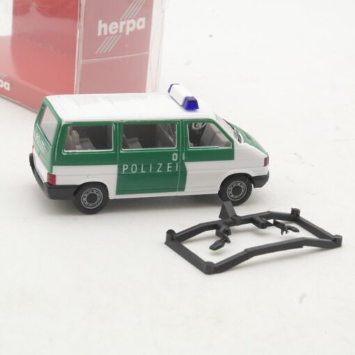 Herpa 1:87 041874 Volkswagen VW T4 Caravelle Polizei in OVP RR3687 – Bild 3