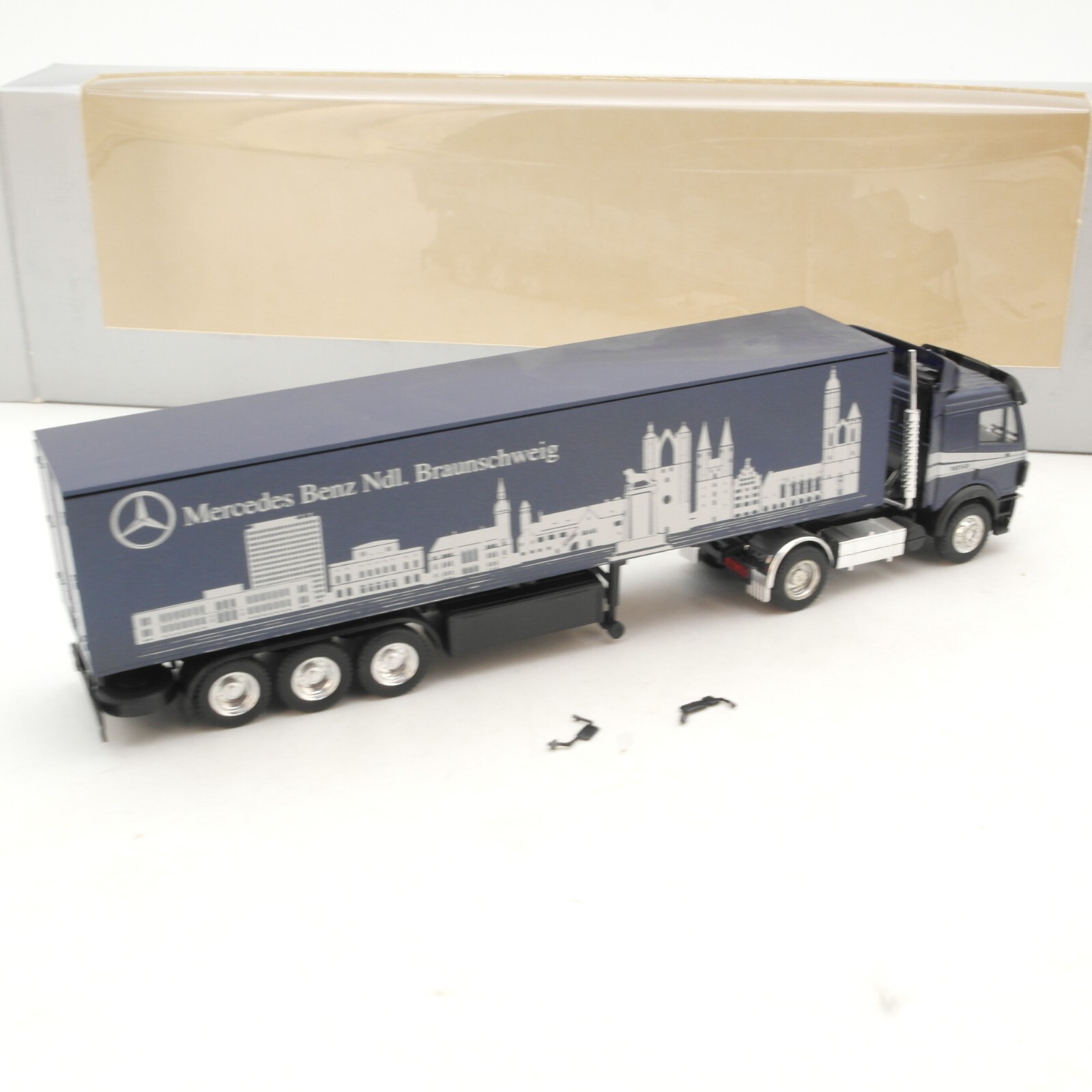 Herpa 1:87 MB Sattelzug Niederlassung Braunschweig in OVP QR1187 – Bild 3