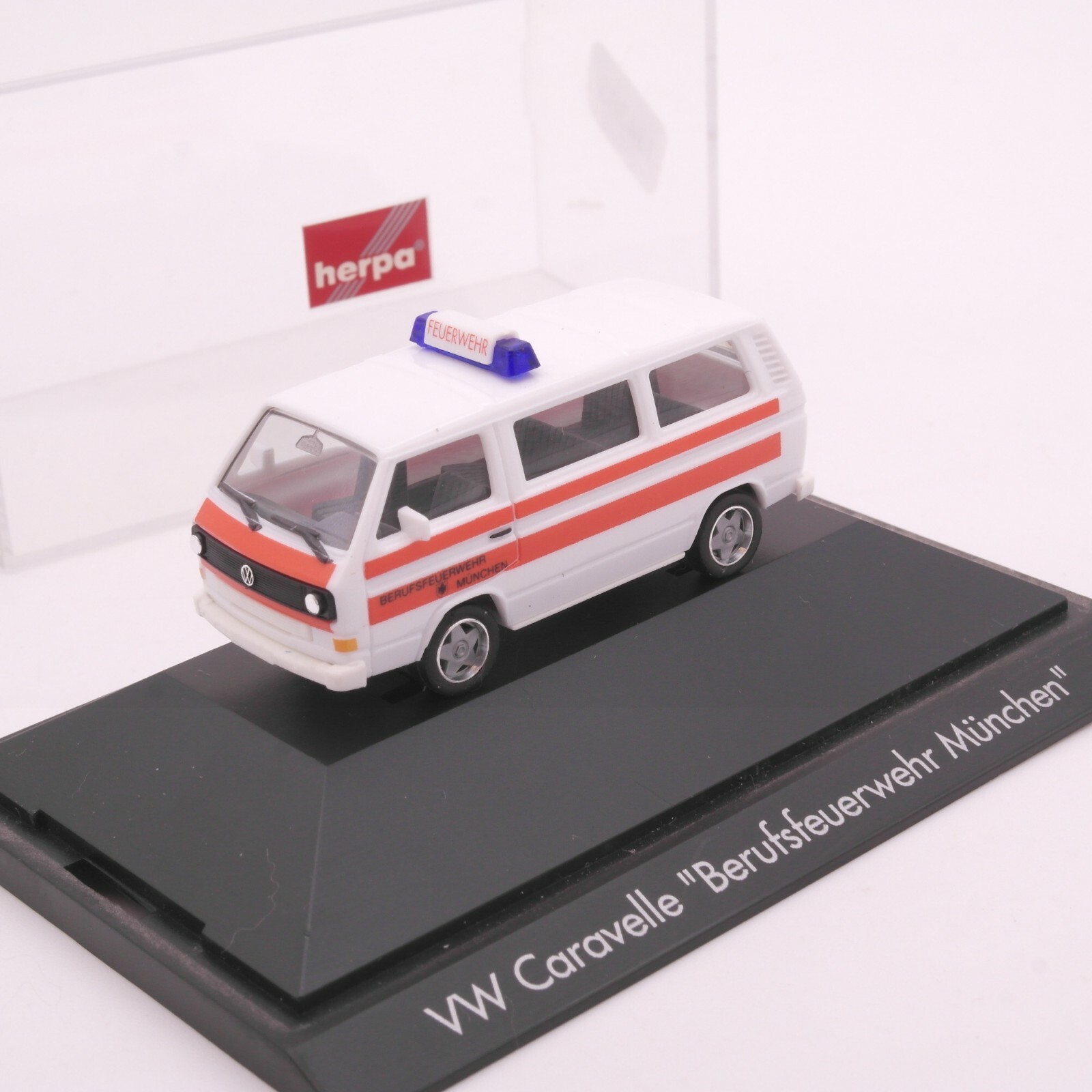 Herpa 1:87 VW Caravelle Berufsfeuerwehr München in PC Box RT4631
