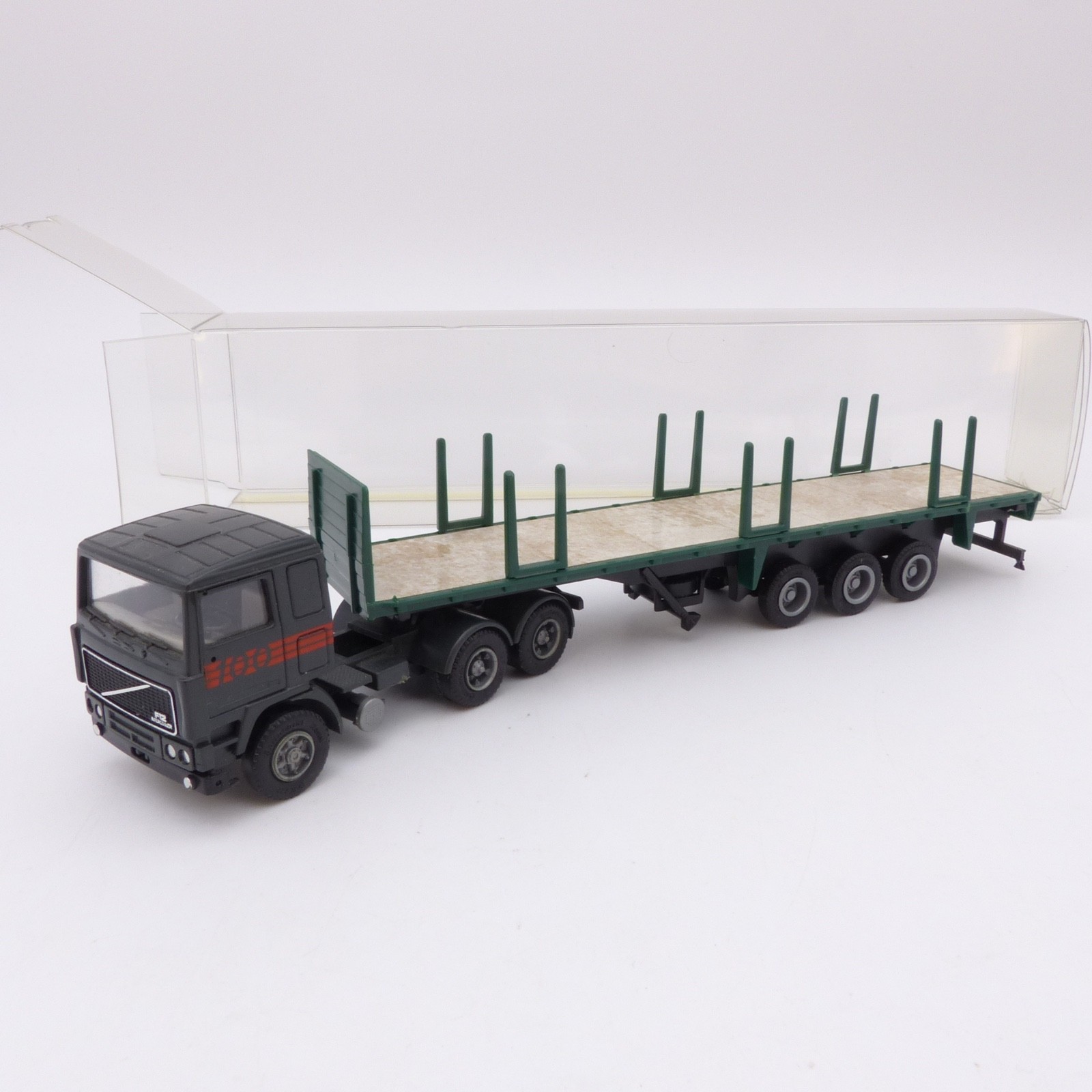 Herpa 1:87 Volvo F12 Rungen-Sattelzug in EVP EX8409