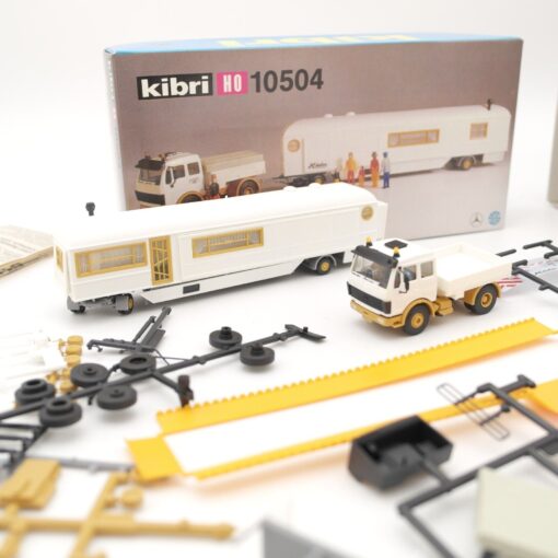 Kibri H0 10504 Bausatz MB 1633 S mit Schaustellerwohnwagen in OVP QR8900 – Bild 4