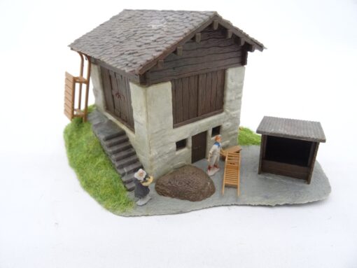 Kibri H0 Scheune Stall mit Figuren aus Anlagerückbau, siehe Bilder RR582 o.