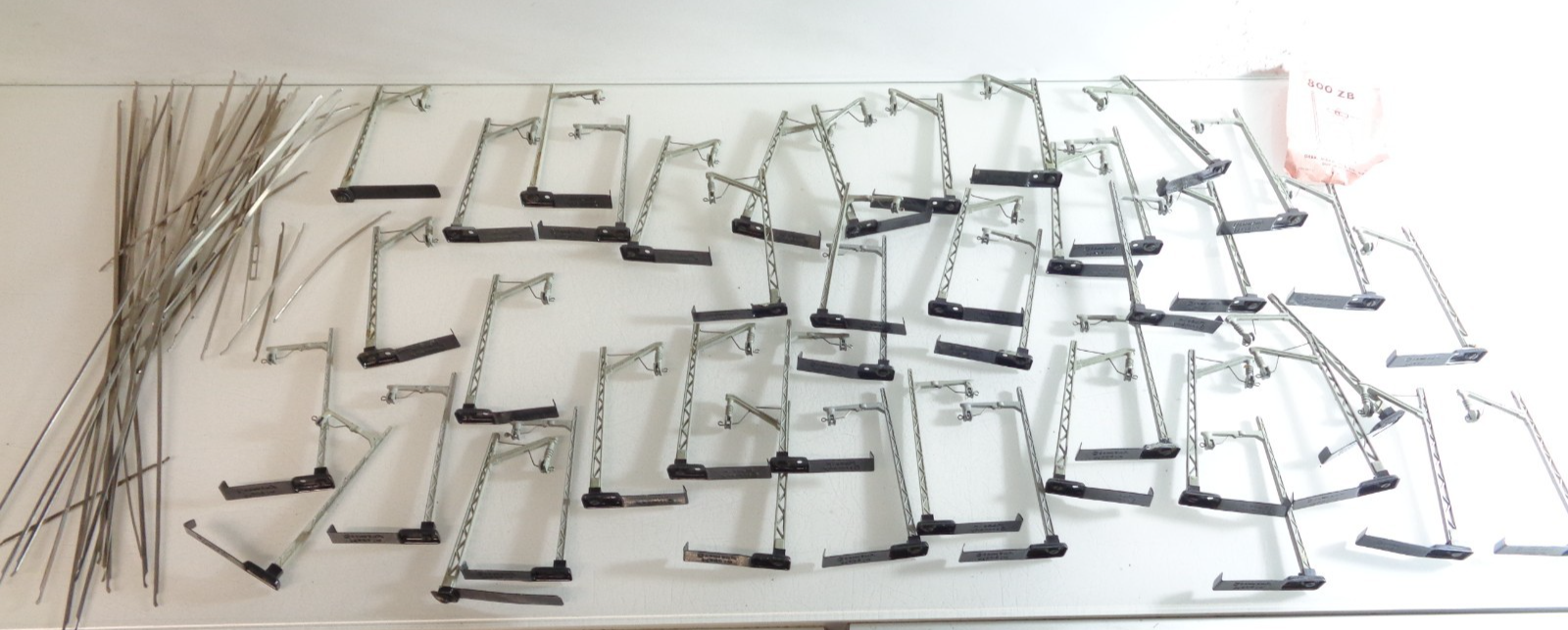 Konvolut Märklin H0 Guss Oberleitungsmasten ca. 44 Stück siehe Foto PK1750 o. – Bild 3
