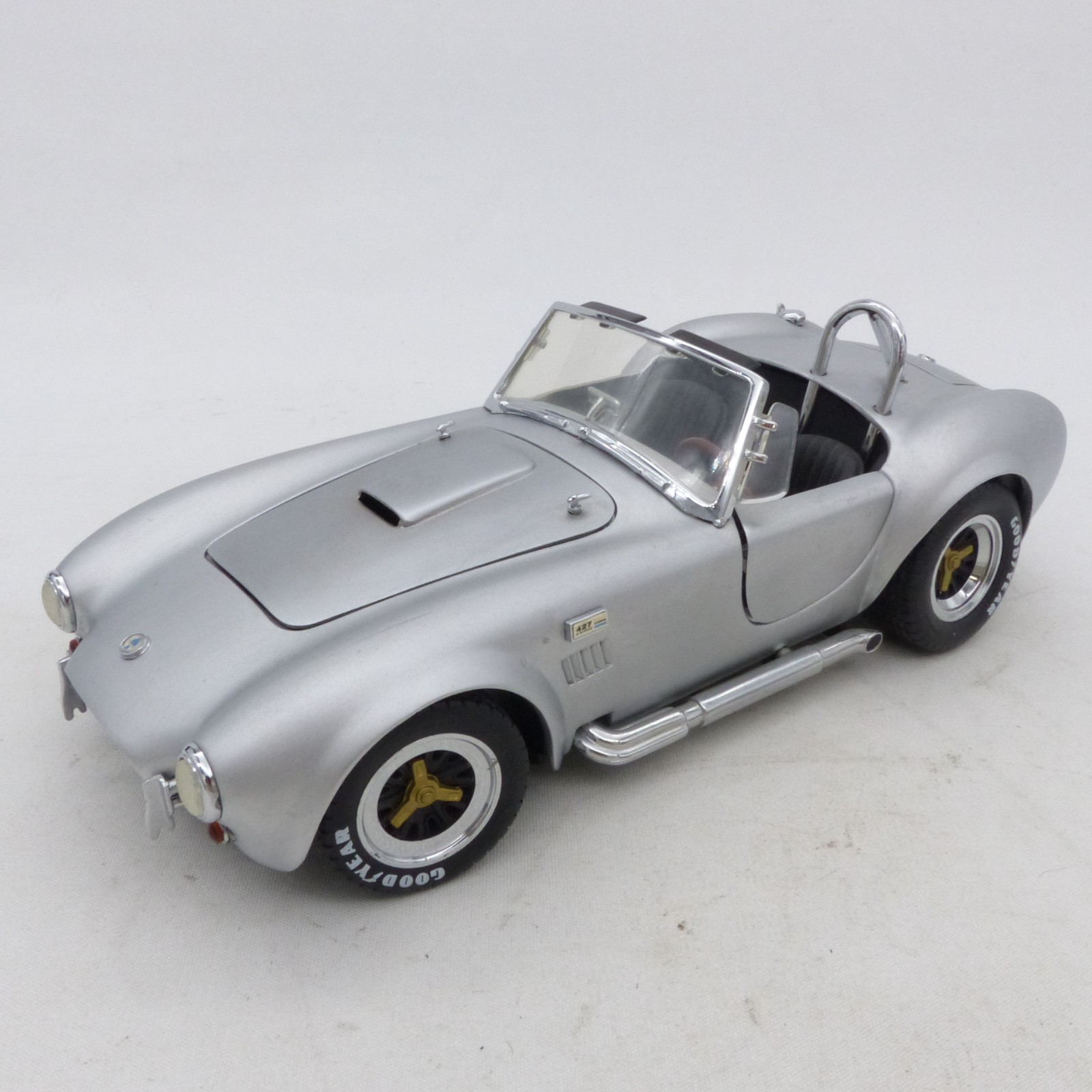 Kyosho 1:18 Shelby Cobra 427 S/C silber in Tüte siehe Bilder o. EX8387 – Bild 3