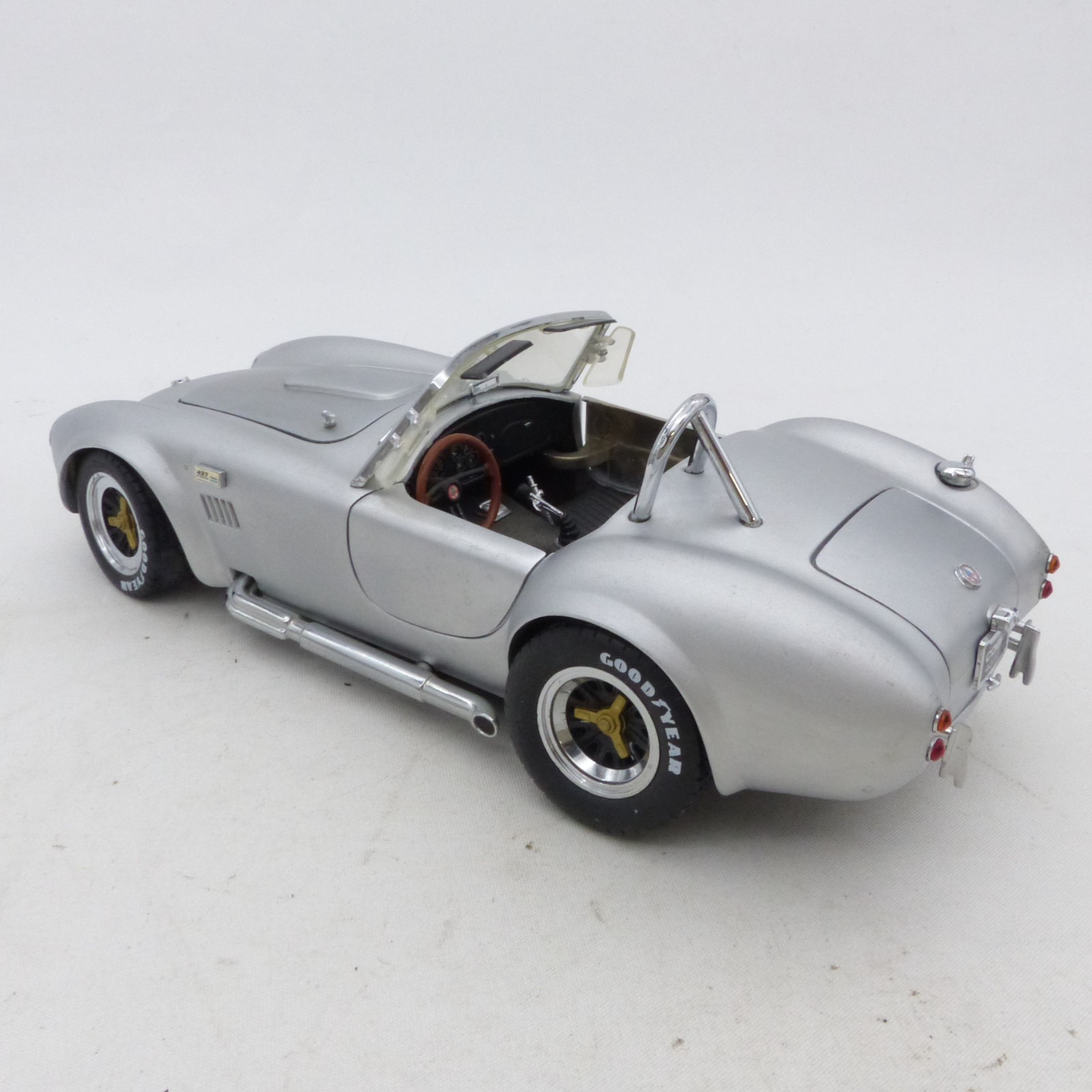 Kyosho 1:18 Shelby Cobra 427 S/C silber in Tüte siehe Bilder o. EX8387 – Bild 4