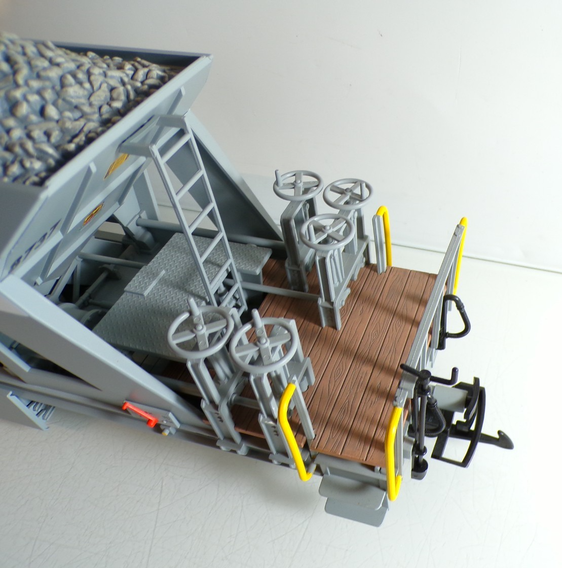 LGB Spur G 46694 Schweiz Schüttgutwagen 8737 der RhB siehe Foto in OVP PK2409 – Bild 4