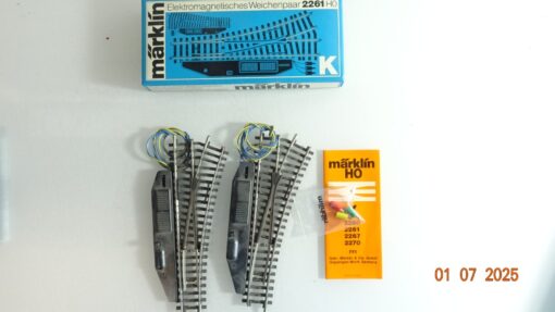 Märklin H0 2261 K Gleis elektrische Weiche rechts 2x s. Foto in OVP CK9195