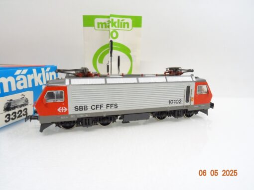 Märklin H0 3323 Schweiz E-Lok Re 4/4 10102 der SBB in OVP LJL447