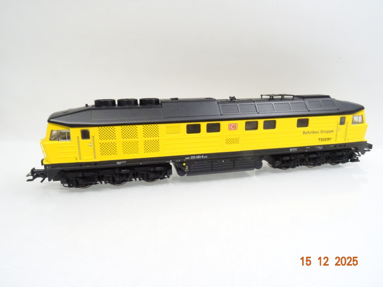 Märklin H0 36431 Diesellok BR 233 493-6 der DB Bahnbau Mfx Sound in OVP JL5100 – Bild 3