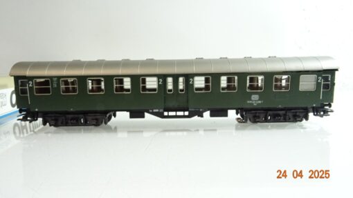 Märklin H0 4132 Umbauwagen 2.Kl. der DB mit Licht in OVP PR7266 – Bild 3