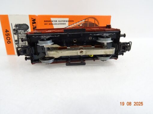 Märklin H0 4506 gedeckter Güterwagen mit Schlusslaterne in OVP RR3104 – Bild 4