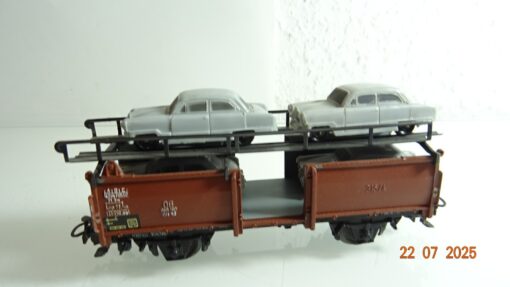 Märklin H0 4613 Autotransporterwagen mit 4 PKW Blech, siehe Foto RR2575 o.