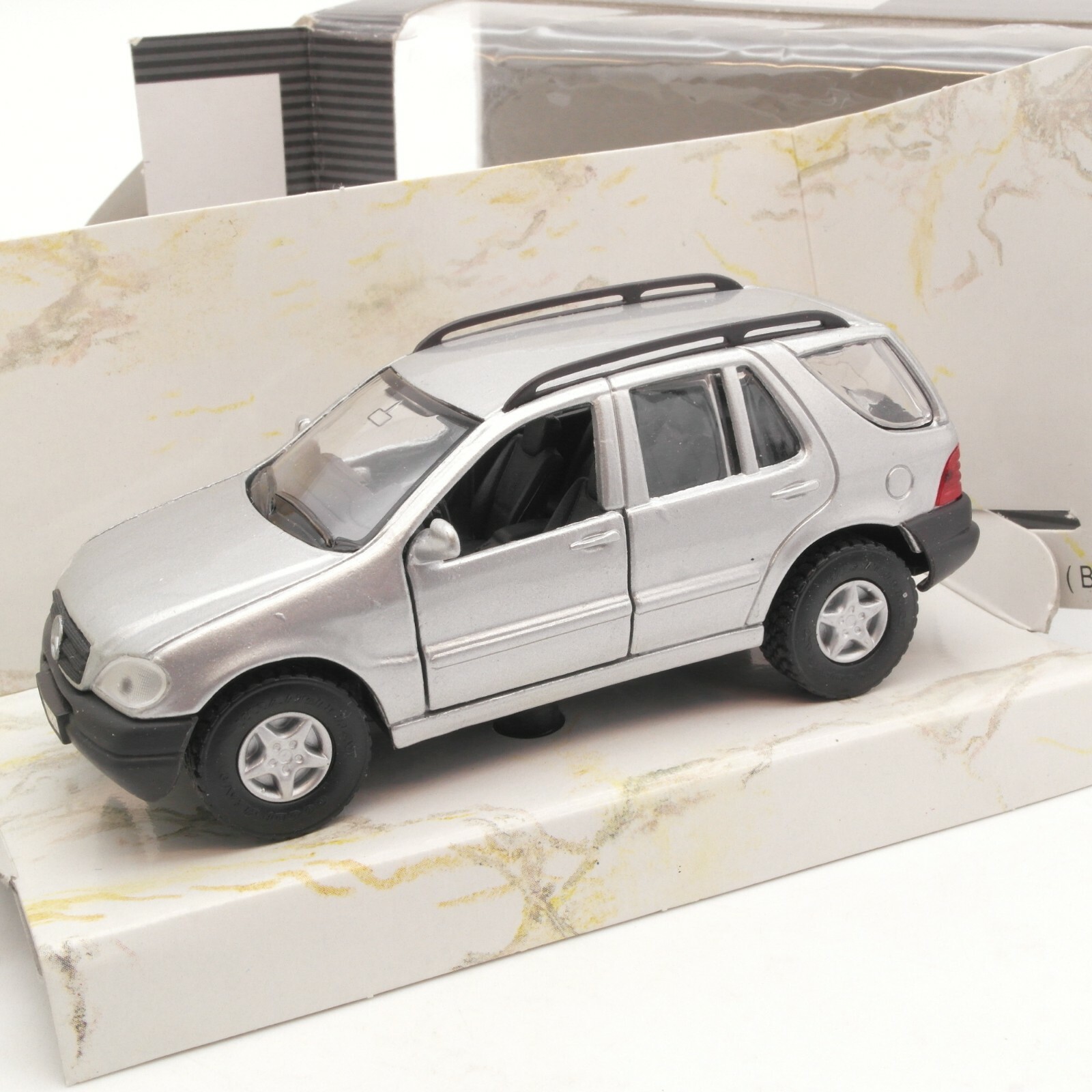 Maisto 1:41 Mercedes ML 320 Rückziehmotor metallic in OVP RI1413