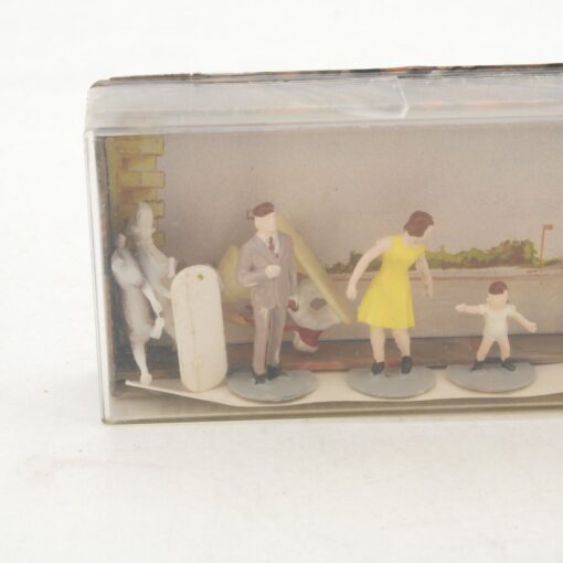 Merten 1:87 2180 Figuren Straßenpassanten in OVP RG4959 – Bild 4