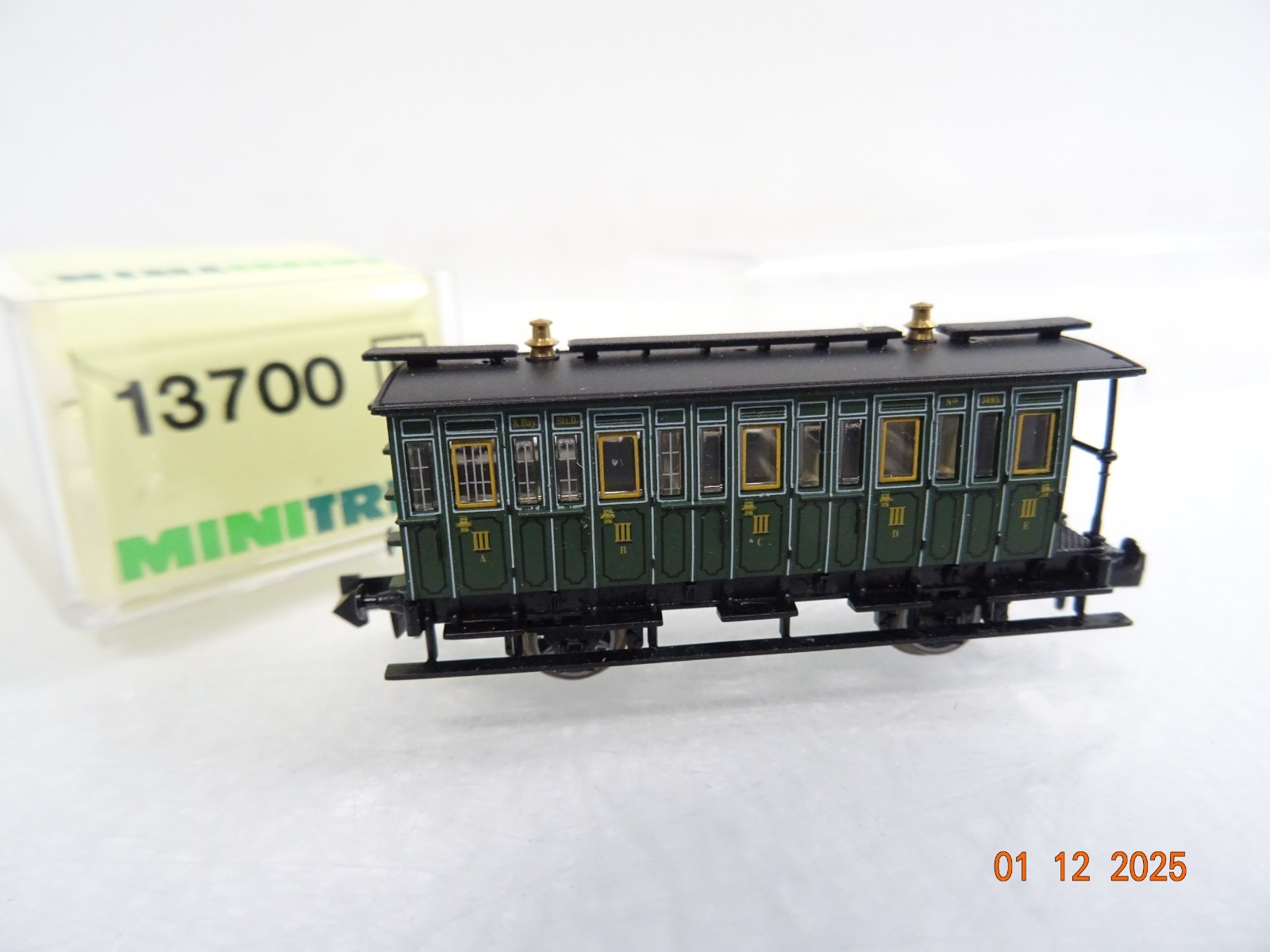 Minitrix N 13700 K Personenwagen 3. Klasse der K.Bay.Sts.B. in EVP RR5195