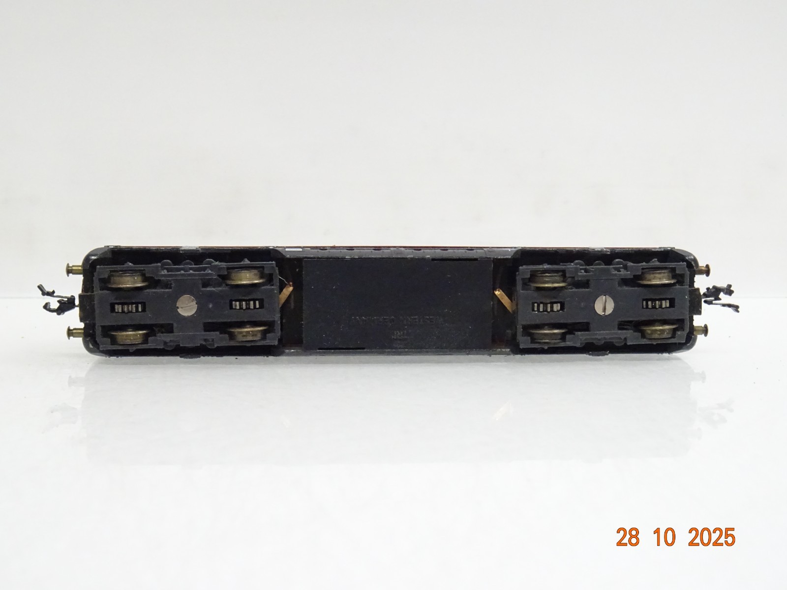 Minitrix N 2061 Diesellok BR 221 137-3 der DB JL3946 o. – Bild 4