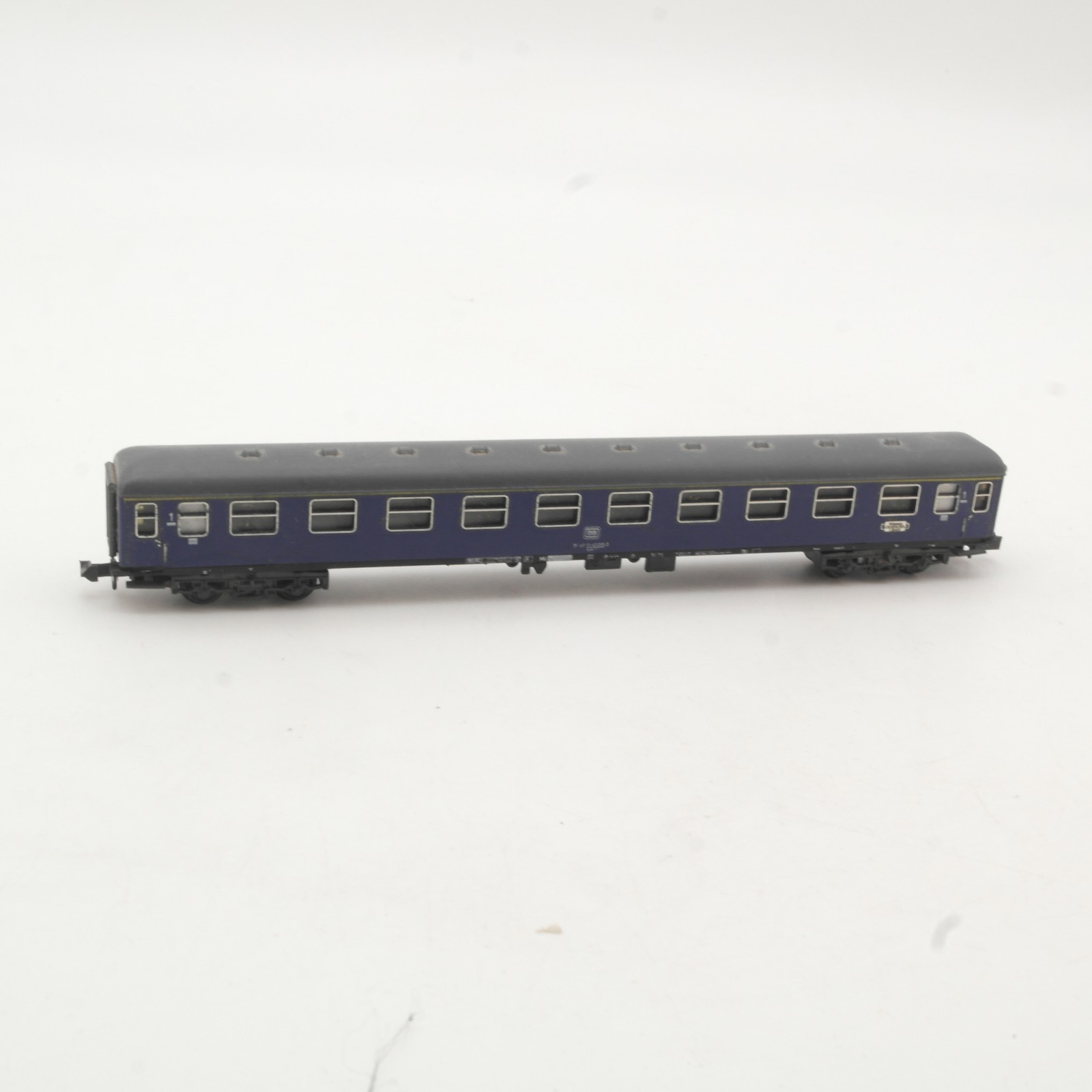 Minitrix N Personenwagen 1. Kl. 51 80 10-40 202-3 der DB RR4998 o. – Bild 3