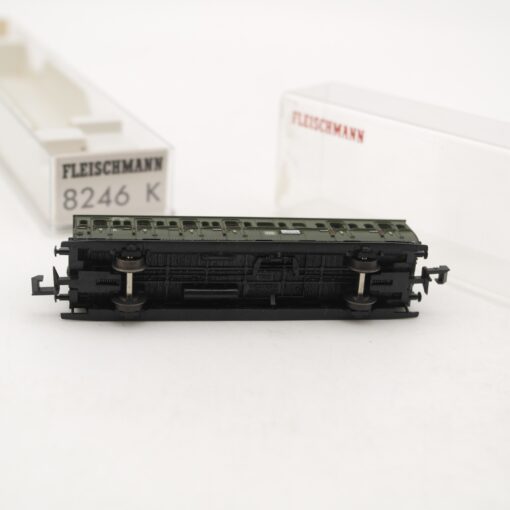 Minitrix N Personenwagen 2. Klasse Gießen Frankfurt der DB in EVP RR2444 – Bild 4