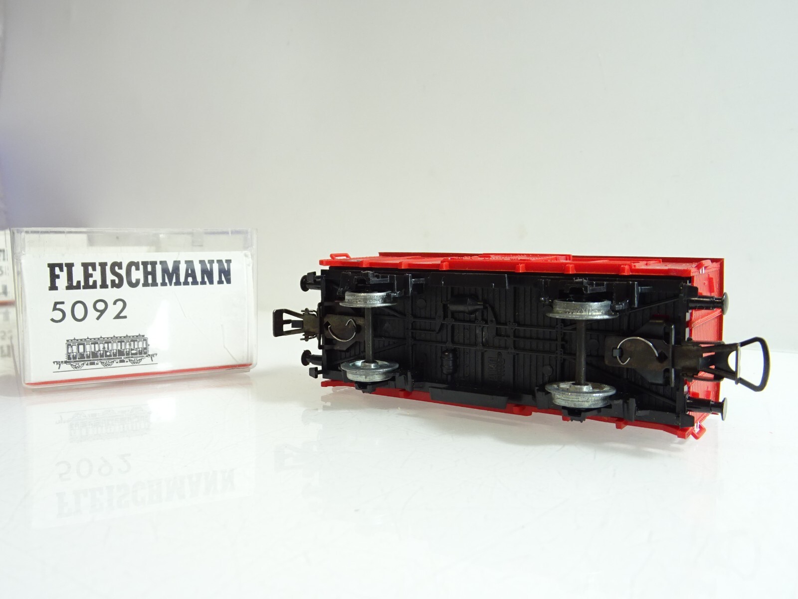 Piko H0 gedeckter Güterwagen der DR in EVP PR11 – Bild 4