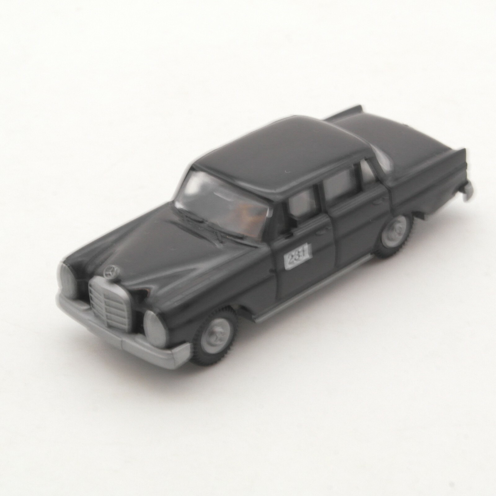 PreP 1:87 Schnäppchen ! Mercedes 220, siehe Bilder o. RI3894