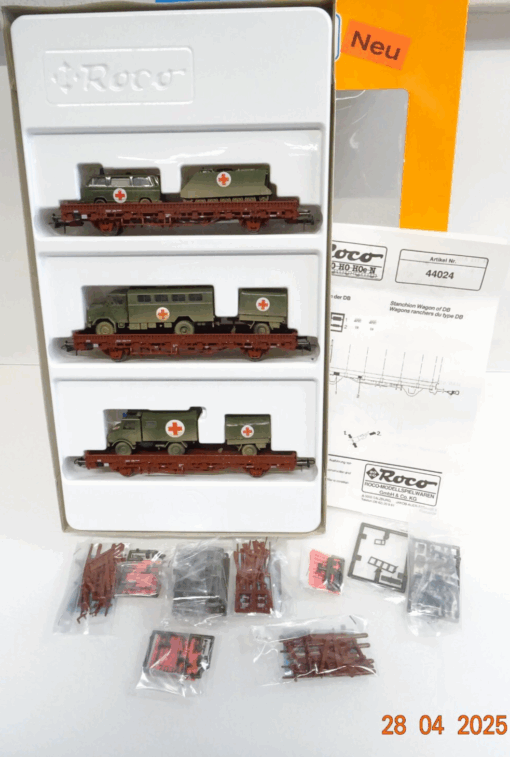 Roco H0 44024 Rungenwagen-Set 3tlg. der DB mit DRK Sani-Fahrzeugen in OVP JL331